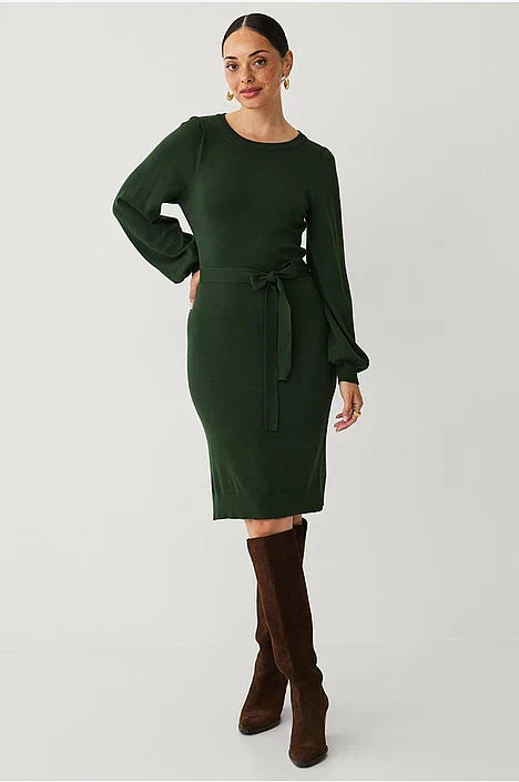 Strickkleid | Gürtel | Langarm | Jumperkleid | Midikleid-HauteBerlin