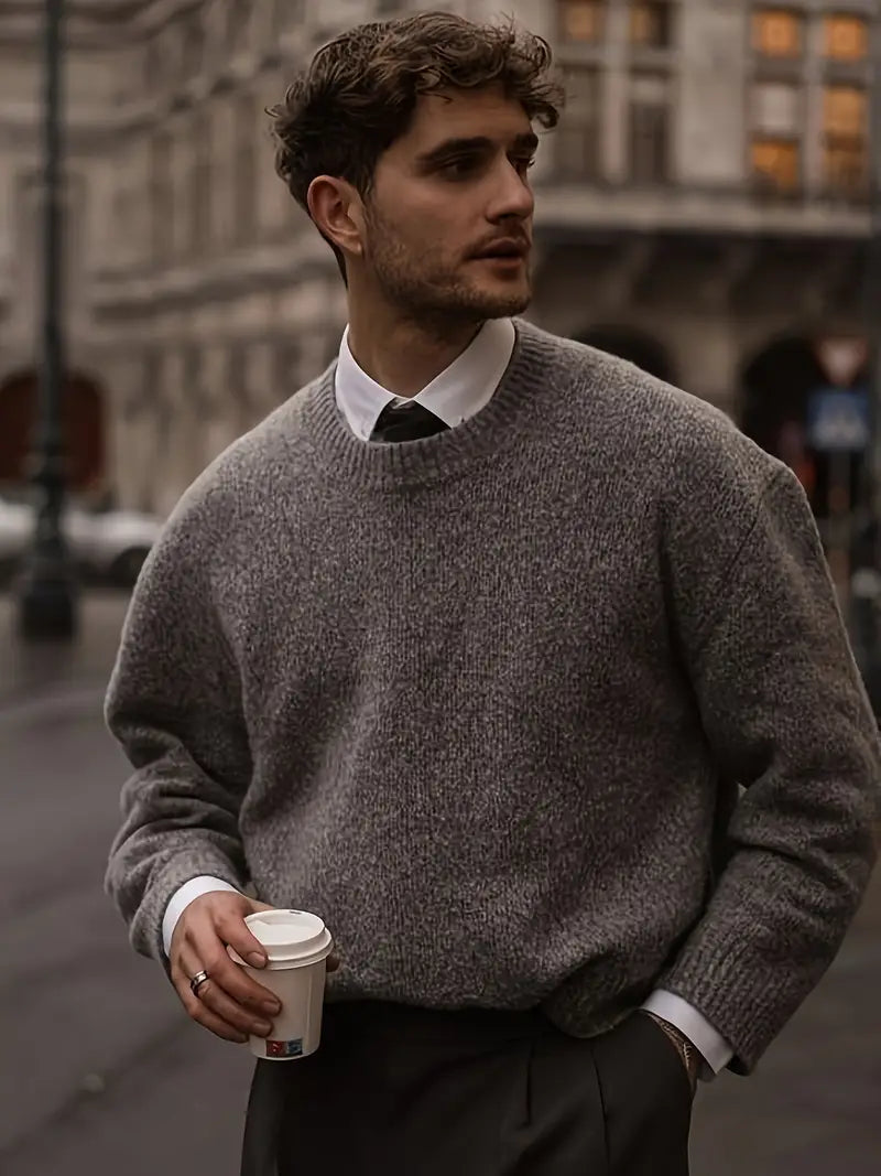 Strickpullover – Herrenpullover mit Rundhalsausschnitt und lockerer Passform-HauteBerlin