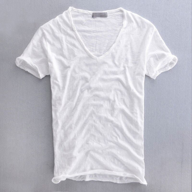 T-Shirt mit V-Ausschnitt – leichtes Slim-Fit-T-Shirt aus Baumwolle für Herren-HauteBerlin