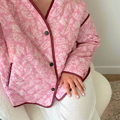 Übergangsjacke Damen | Rosa Blumen | Gesteppt Oversized-HauteBerlin
