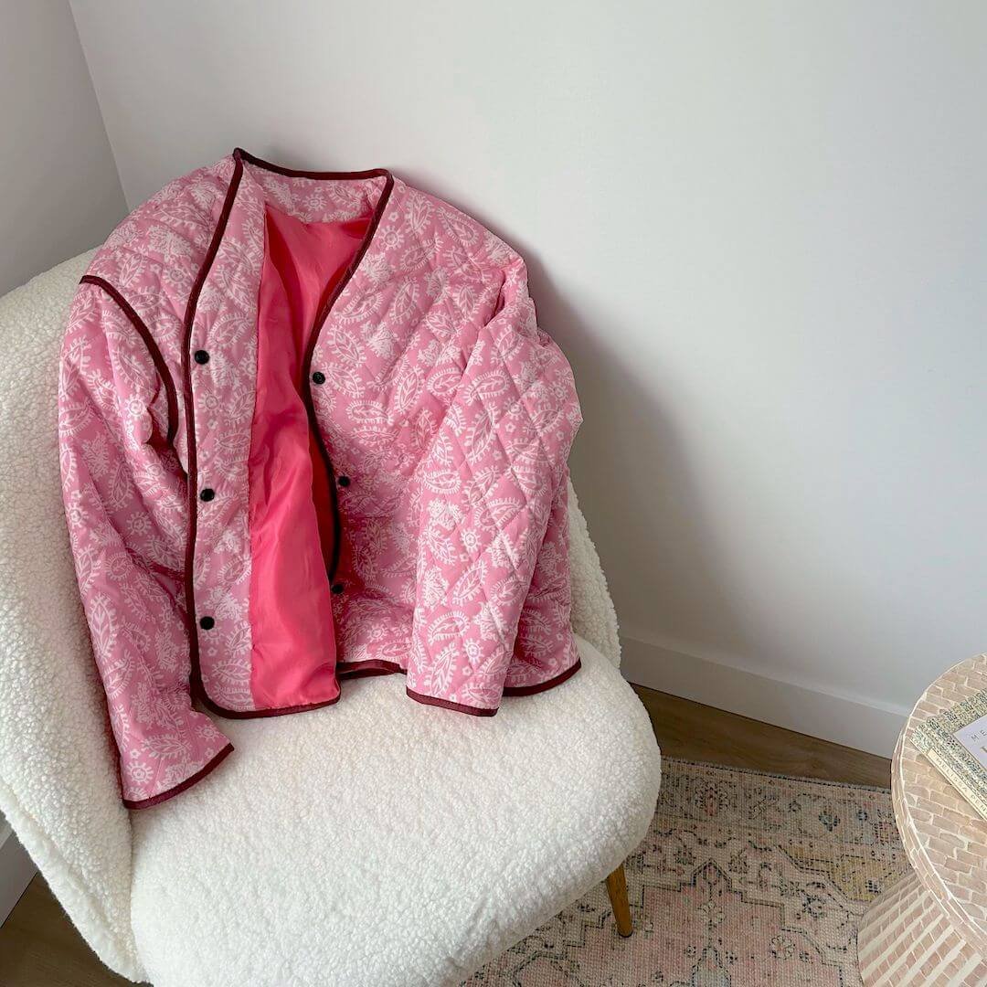 Übergangsjacke Damen | Rosa Blumen | Gesteppt Oversized-HauteBerlin