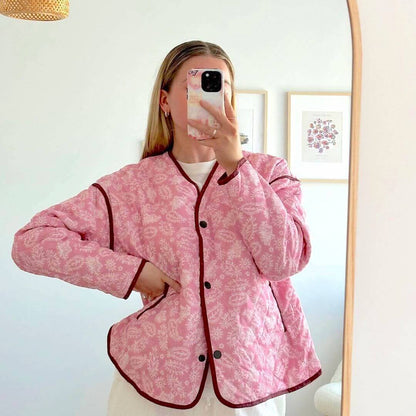 Übergangsjacke Damen | Rosa Blumen | Gesteppt Oversized-HauteBerlin