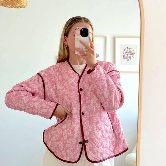 Übergangsjacke Damen | Rosa Blumen | Gesteppt Oversized-HauteBerlin
