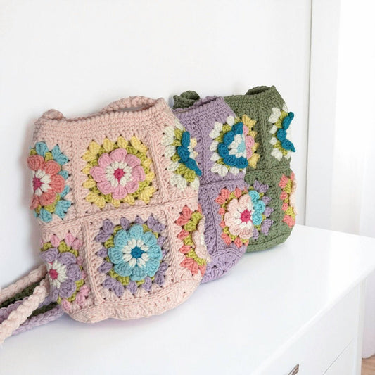 Umhängetasche Damen | Häkeltasche mit Blumenmuster | Klein-HauteBerlin