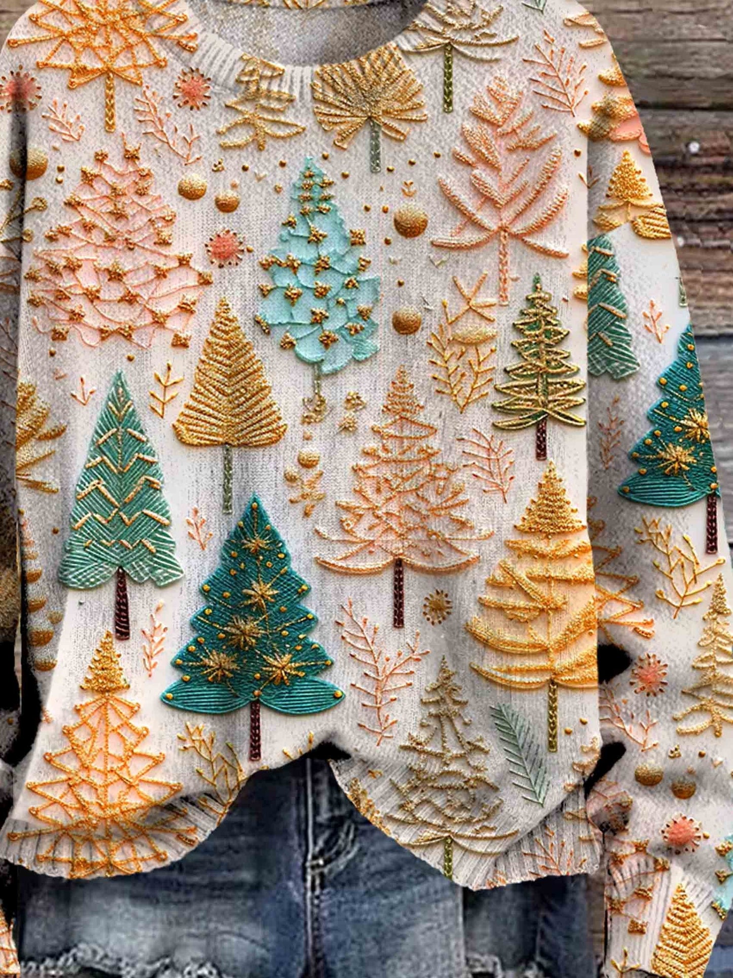 Weihnachtspullover – locker geschnittener, gestrickter Weihnachtspullover für Damen mit Weihnachtsbaum-HauteBerlin