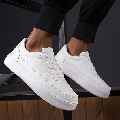Weiße Sneakers | Lässig | Schnürung | Alltagsschuhe | Herren-Sneakers-HauteBerlin