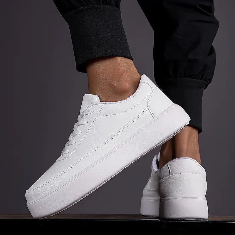 Weiße Sneakers | Lässig | Schnürung | Alltagsschuhe | Herren-Sneakers-HauteBerlin