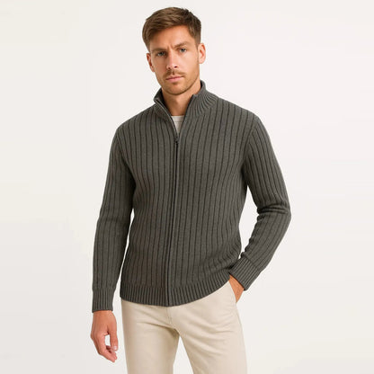 Strickjacke Herren – Gerippter Cardigan mit Reißverschluss und Stehkragen-HauteBerlin