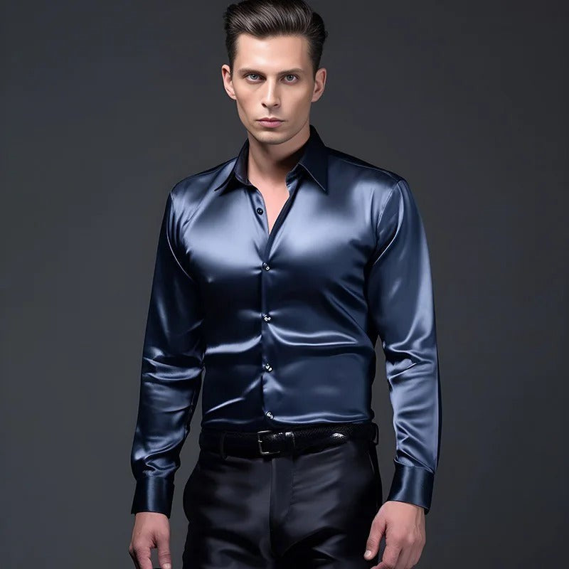 Herrenhemd in Marineblau mit Satin-Optik und langen Ärmeln