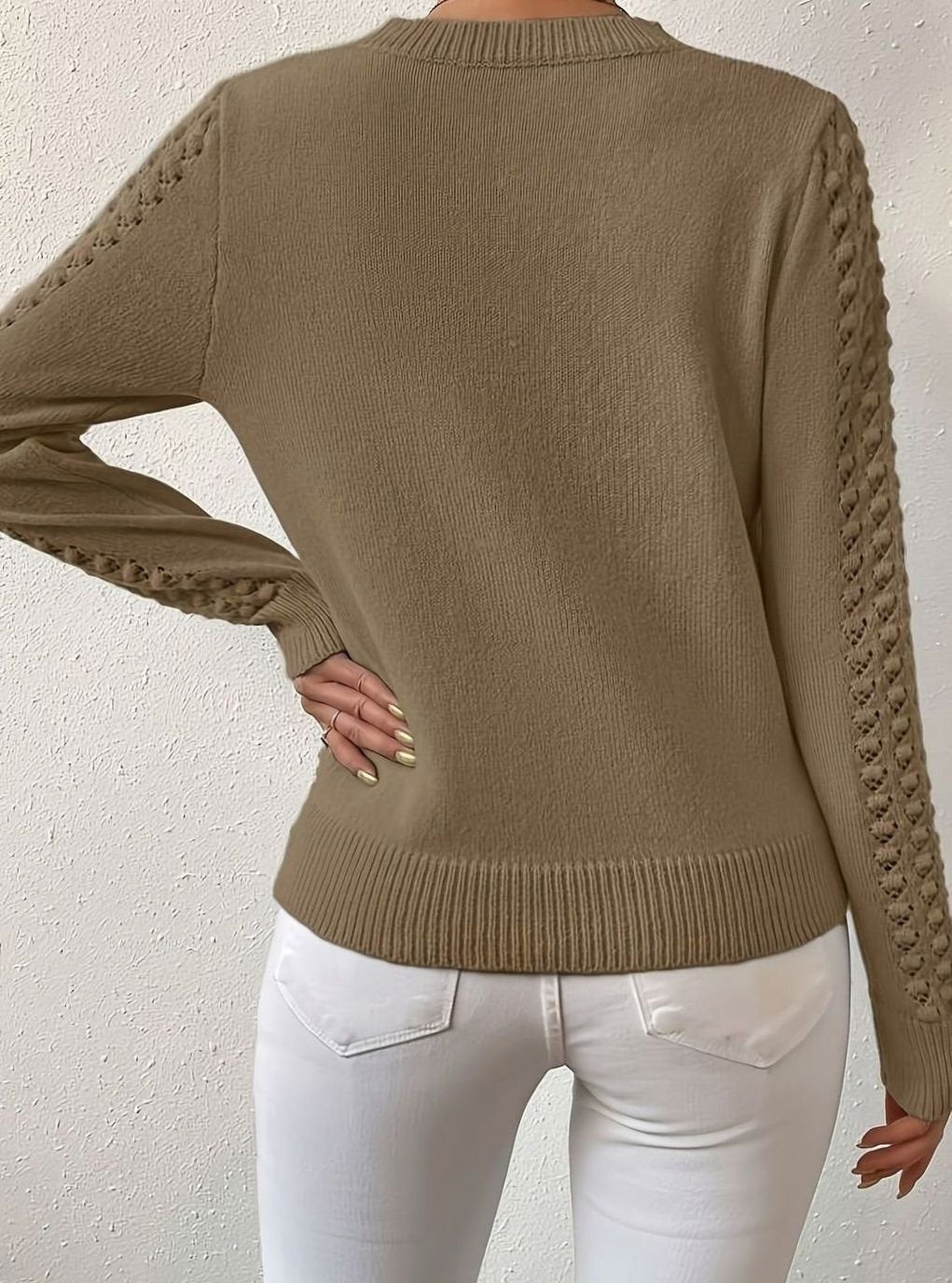 Hellbrauner Ajourpullover, Rückansicht