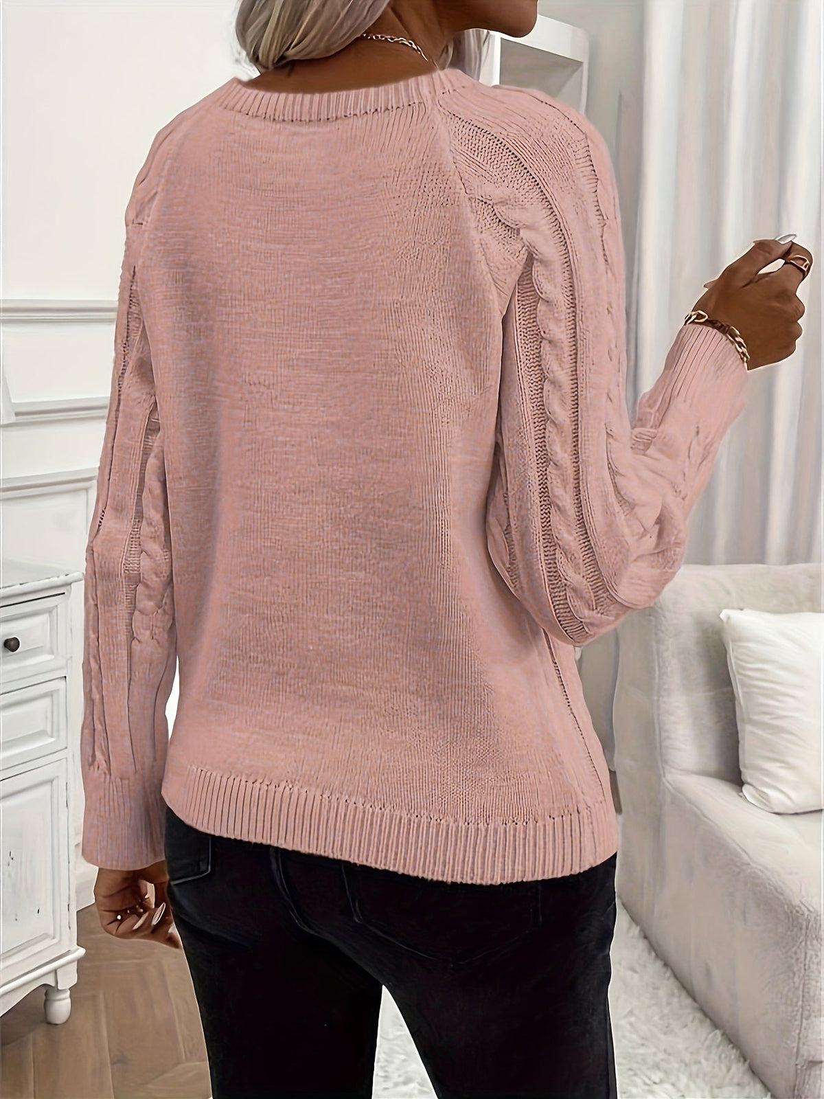 Strickpullover in Altrosa mit Zopfmuster, Rückansicht